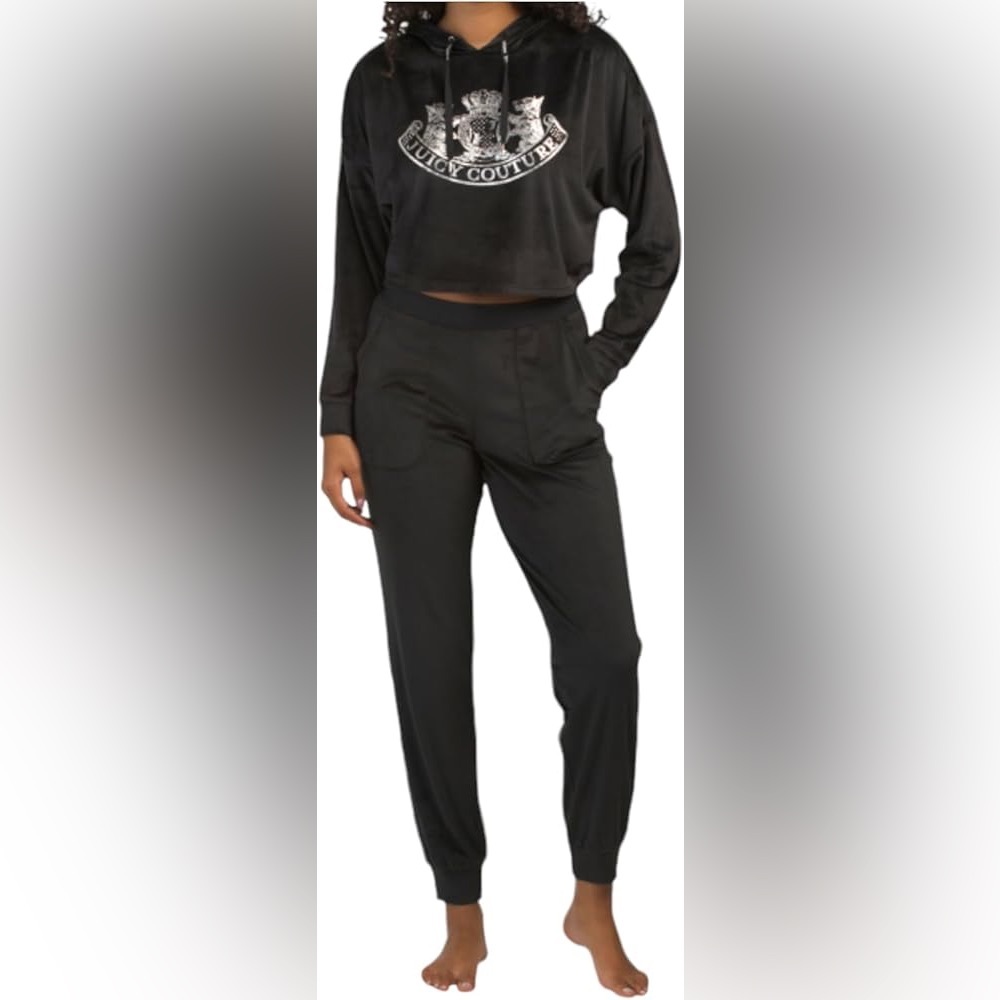 Juicy Couture Women’s Velvet Fleece Long Sleeve Top with Jogger Pants